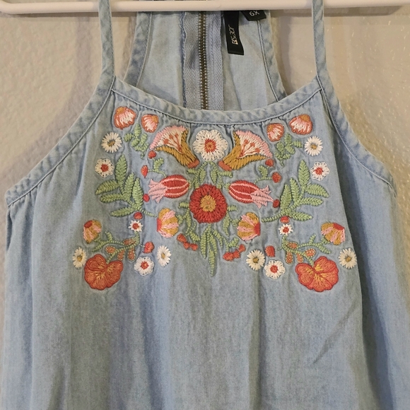 Joe’s Jeans Denim Chambray Girls embroidered romper. Size 6x - Picture 2 of 6